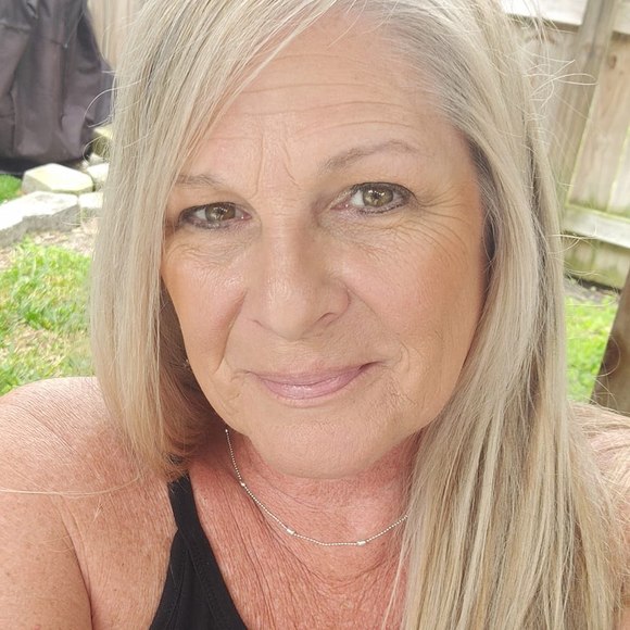 Meet your Posher, Michelle - Picture 1 of 1